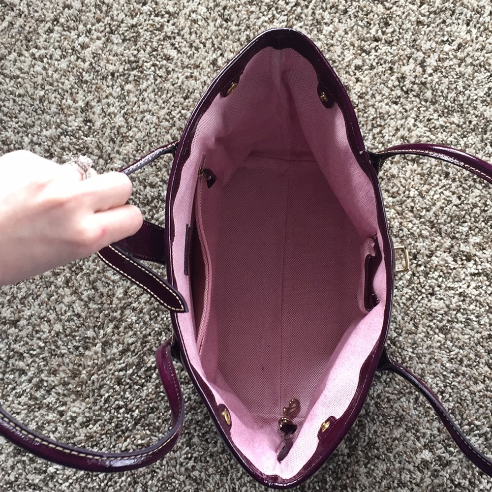 Dooney and bourke patent leather purple purse - Picture 3 of 15